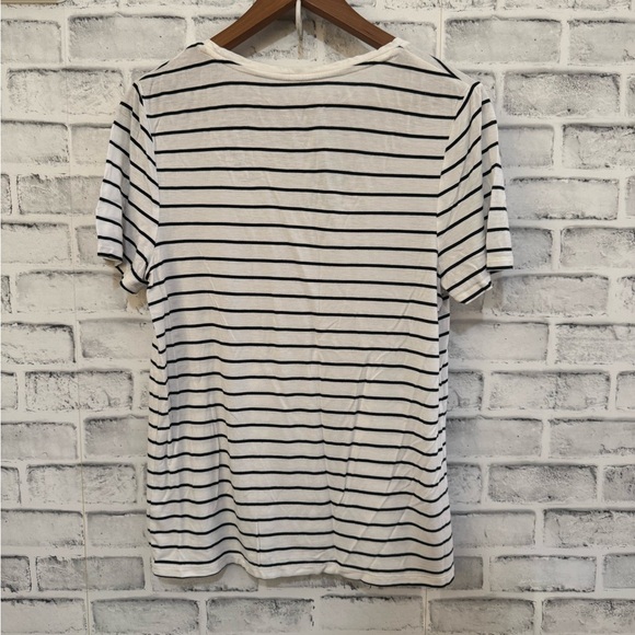 A new day white scoop neck white with black stripes short sleeve shirt Small - Picture 2 of 4